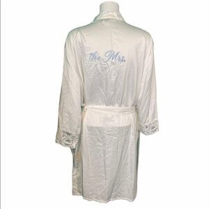 SECRET TREASURES The Mrs.White Satin Robe.Size 2X